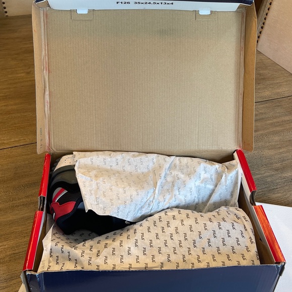 NIB FILA VALADO MENS BLACK RED GRAY CASUAL LIFESTYLE SNEAKER SIZE 13 - Picture 12 of 13